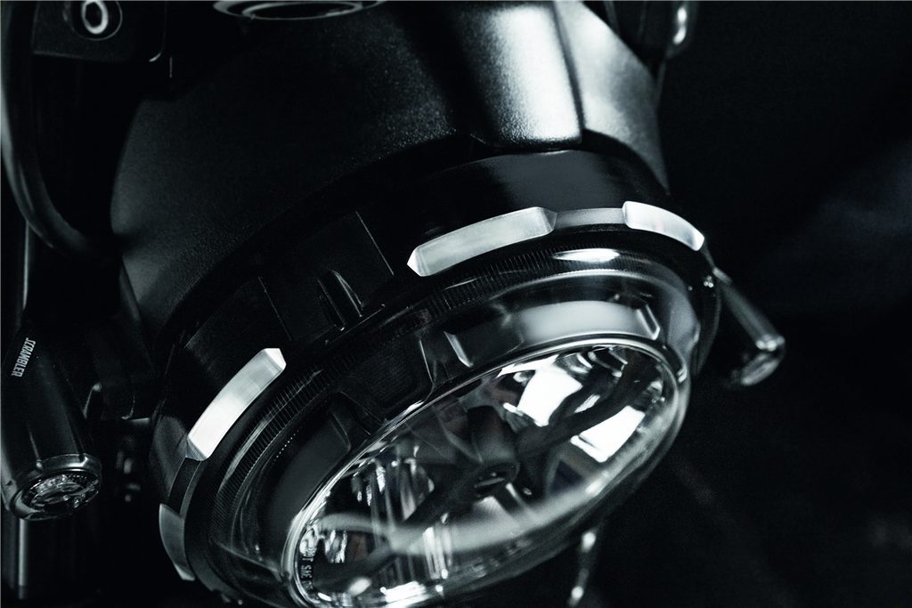 97380231A Encadrement phare Alu Usin Masse SCR Ducati Bruxelles